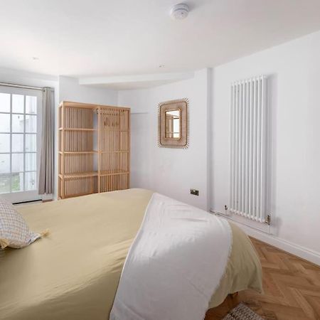 Spacious Apartment - 5 Minutes Walk To Bath Abbey المظهر الخارجي الصورة